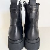Tamaris Botines militares plataforma cuero negro · Foto 9