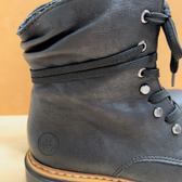 Rieker Botines negros con cordones estilo militar · Foto 9