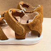 Camper Sandalias infantiles doradas con brillos · Foto 9
