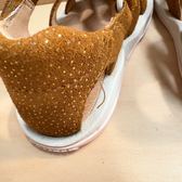 Camper Sandalias infantiles doradas con brillos · Foto 11