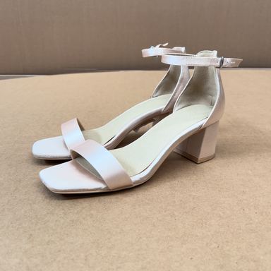 LASCANA · Sandalias tacón medio con pulsera tobillo · Rosa, Beige