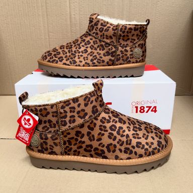 Rieker · Botines estilo australianas con estampado leopardo · Marrón