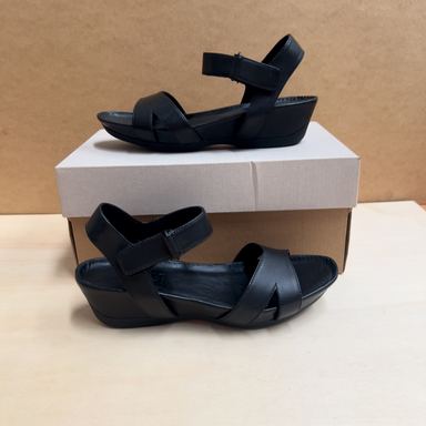 Camper · Sandalias de cuña con tiras cruzadas