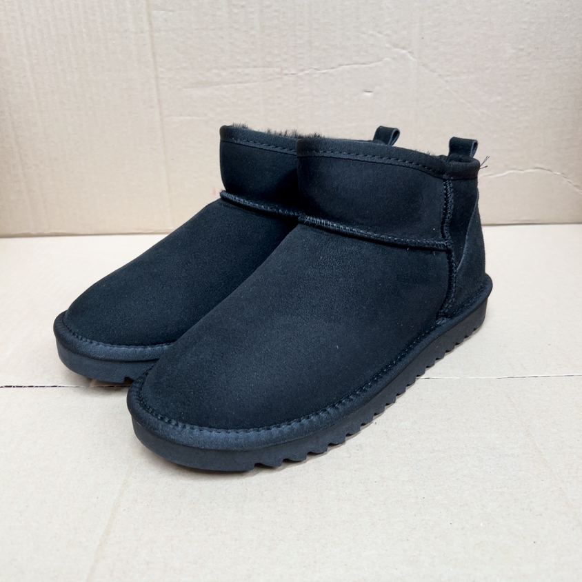 Varios Botines de ante con forro de lana · Foto 1