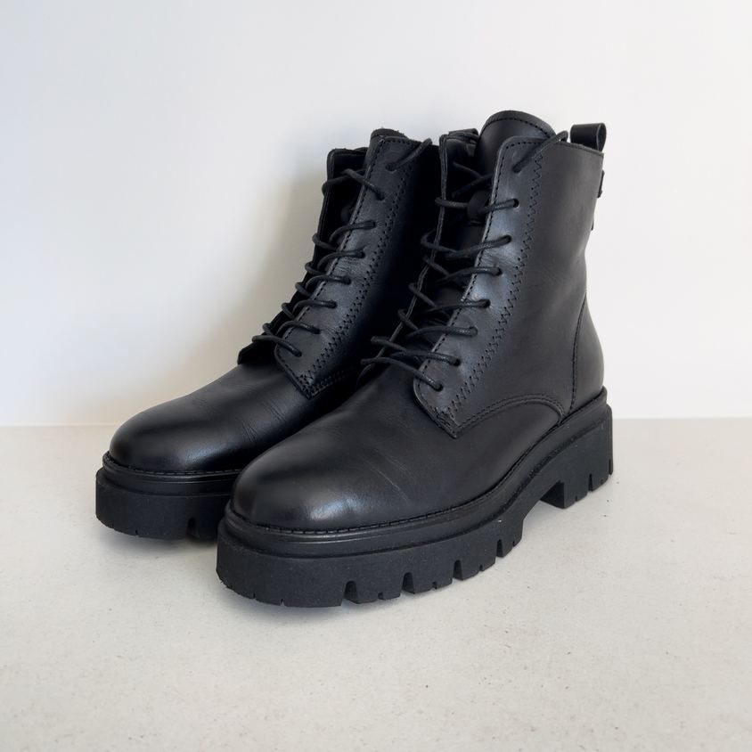 Tamaris Botines militares plataforma cuero negro · Foto 1