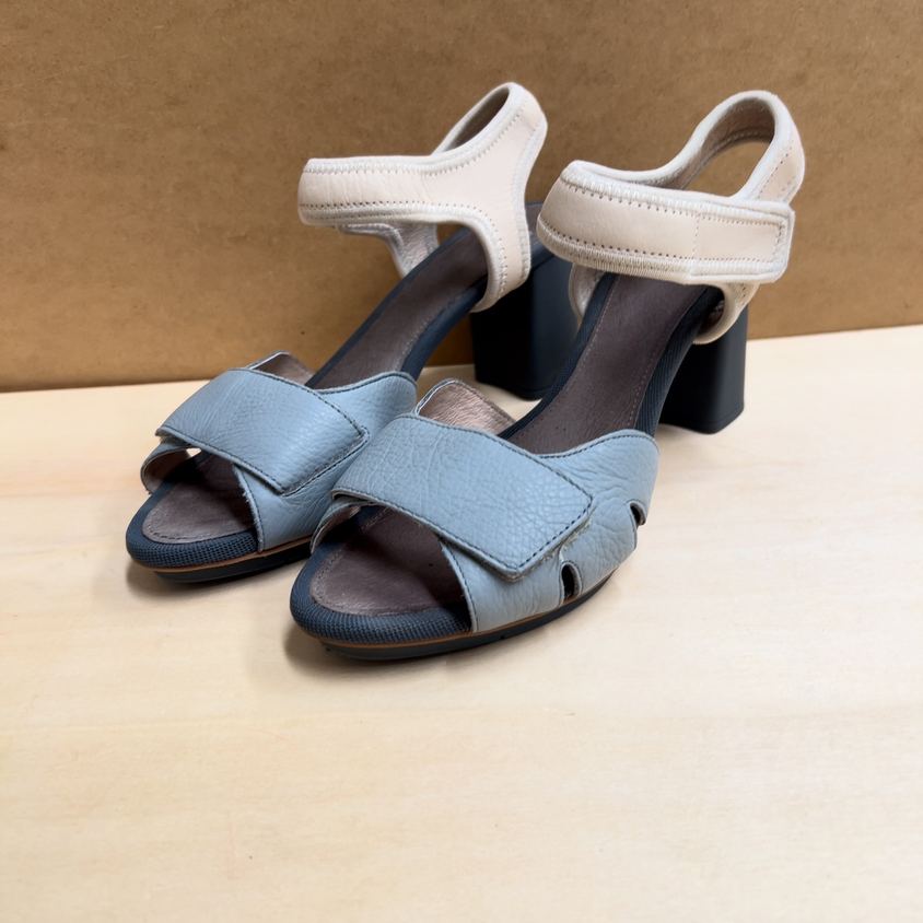 Camper Sandalias de tacón medio con velcro · Foto 1