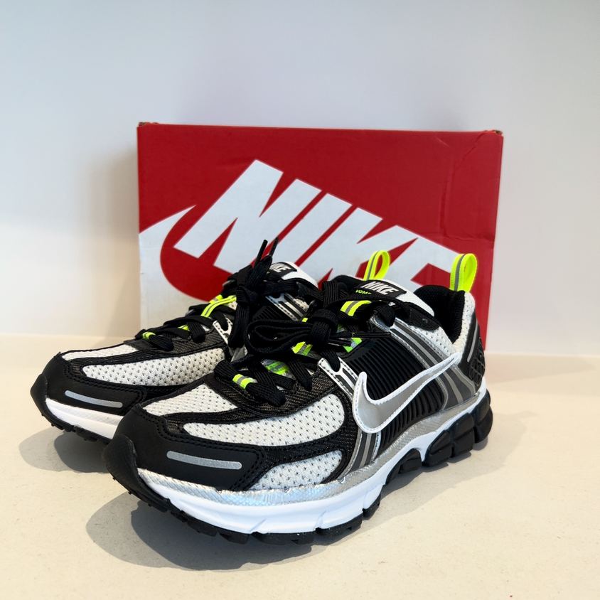 Nike Nike Zoom Vomero 5 Sneakers · Foto 1
